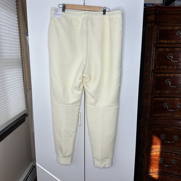 Nike Tech Fleece Joggers Pants Coconut Milk Black FB8002-113 Men's Size XXL NEW - Picture 2 of 4